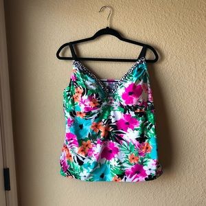Women’s swim top 24W